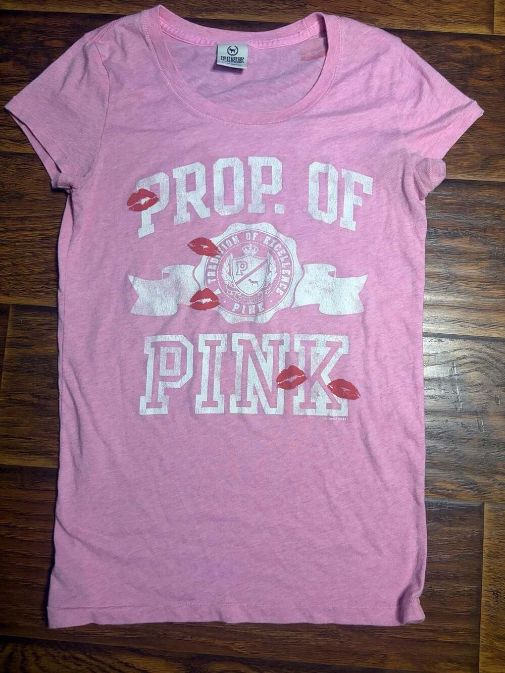 Victoria's Secret PINK Prop Of Pink T-Shirt Size S Pink Lip Prints